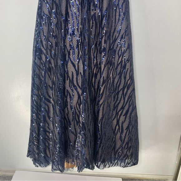 Elegant Navy Lace Evening Gown - Picture 6 of 14